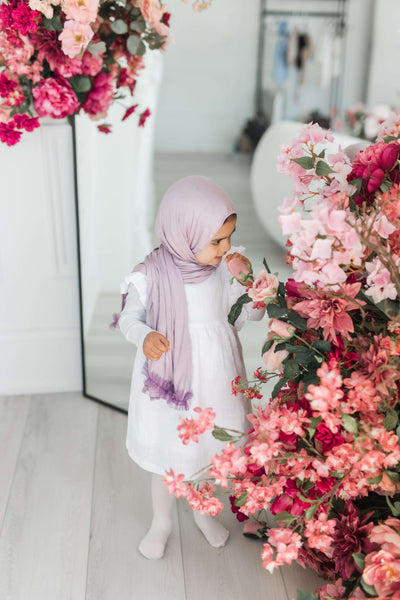 Buy mini hijabs for kids in the USA. We sell stylish, lightweight, and trendy hijabs for Muslim girls and kids at very reasonable prices.  