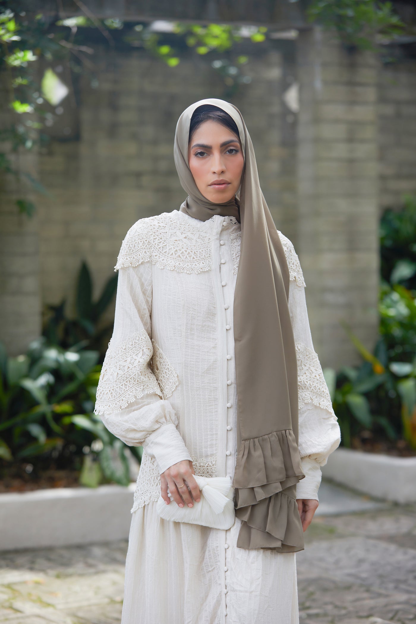 Amal Walnut